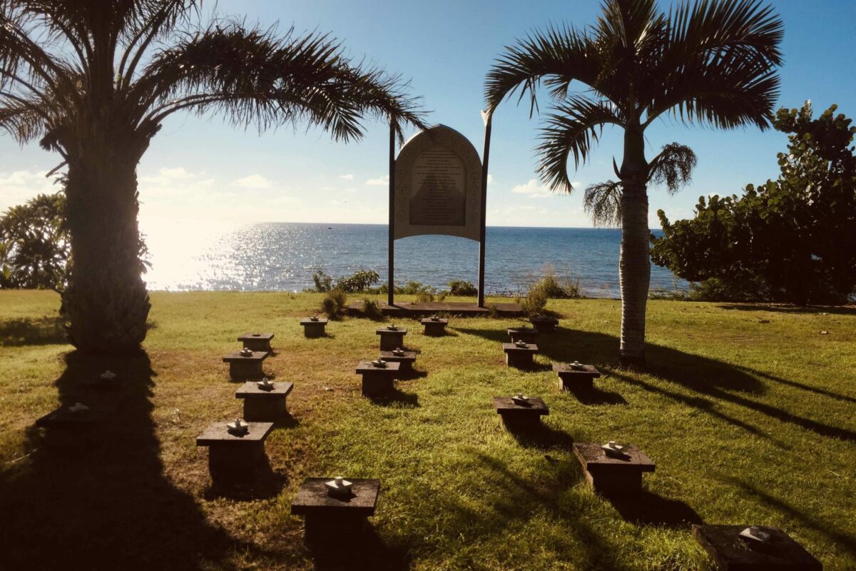 Découvrir l'histoire du cimetière des esclaves de Saint-Paul